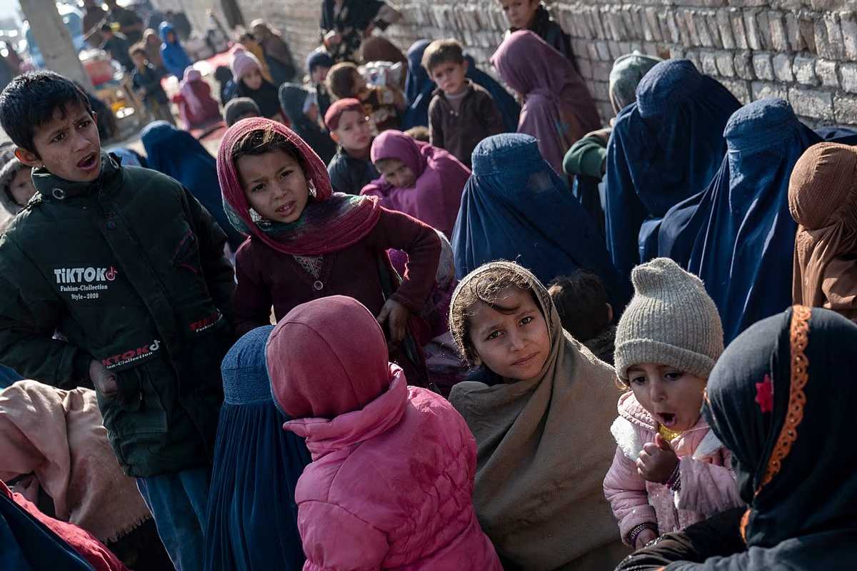 Thousands of Afghans depart Pakistan under repatriation pressure