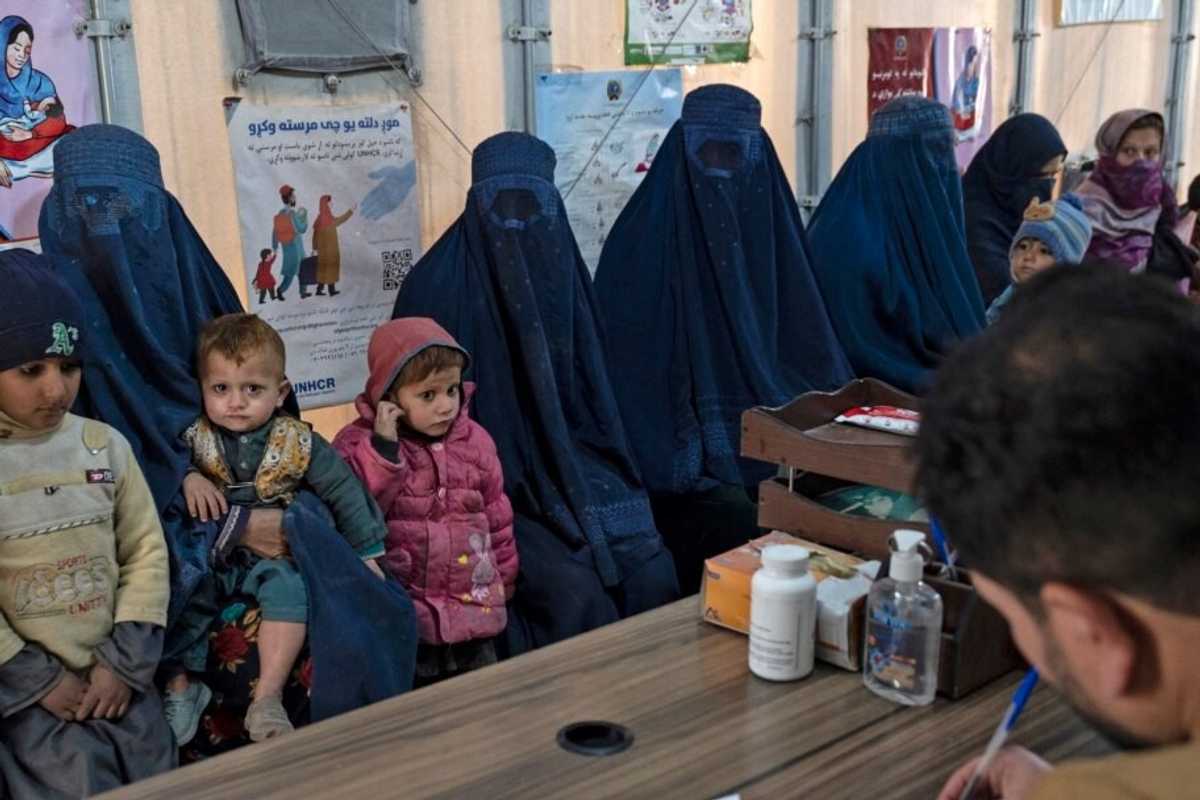 Pakistan expels over 80,000 Afghans in push ahead of April 30 deadline