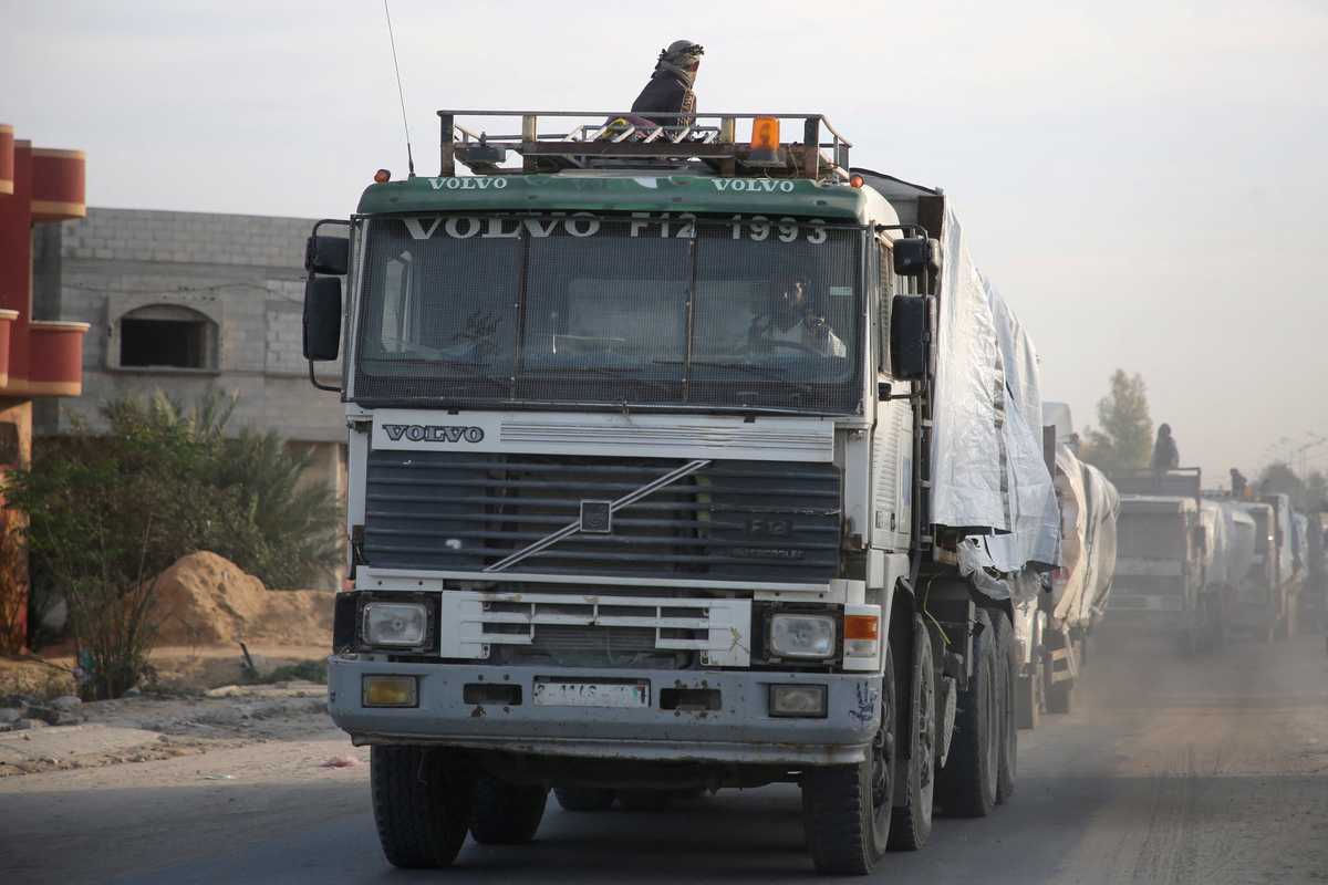 More than 2,400 aid trucks enter Gaza under truce