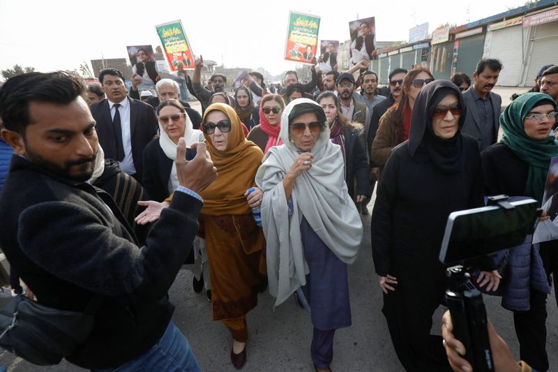 Pakistan mulls shifting Imran Khan to another province's jail after Adiala protests | Nukta