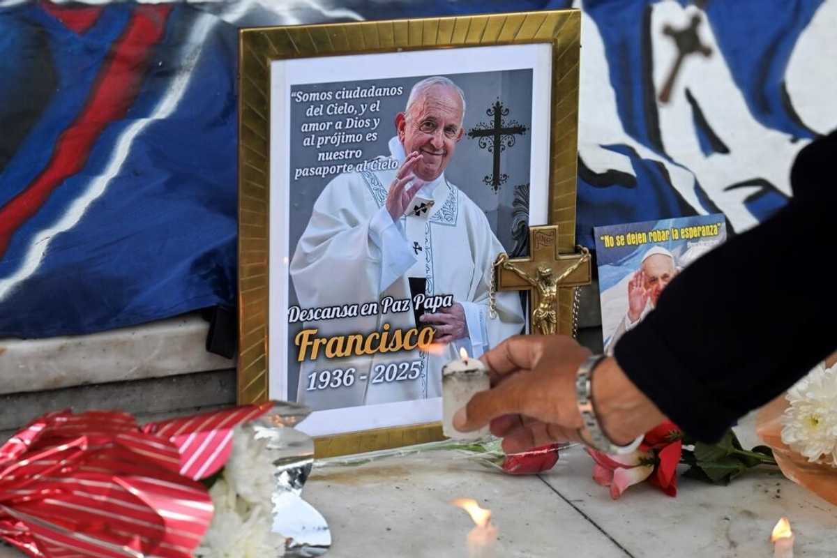 As world mourns, cardinals prepare pope's funeral