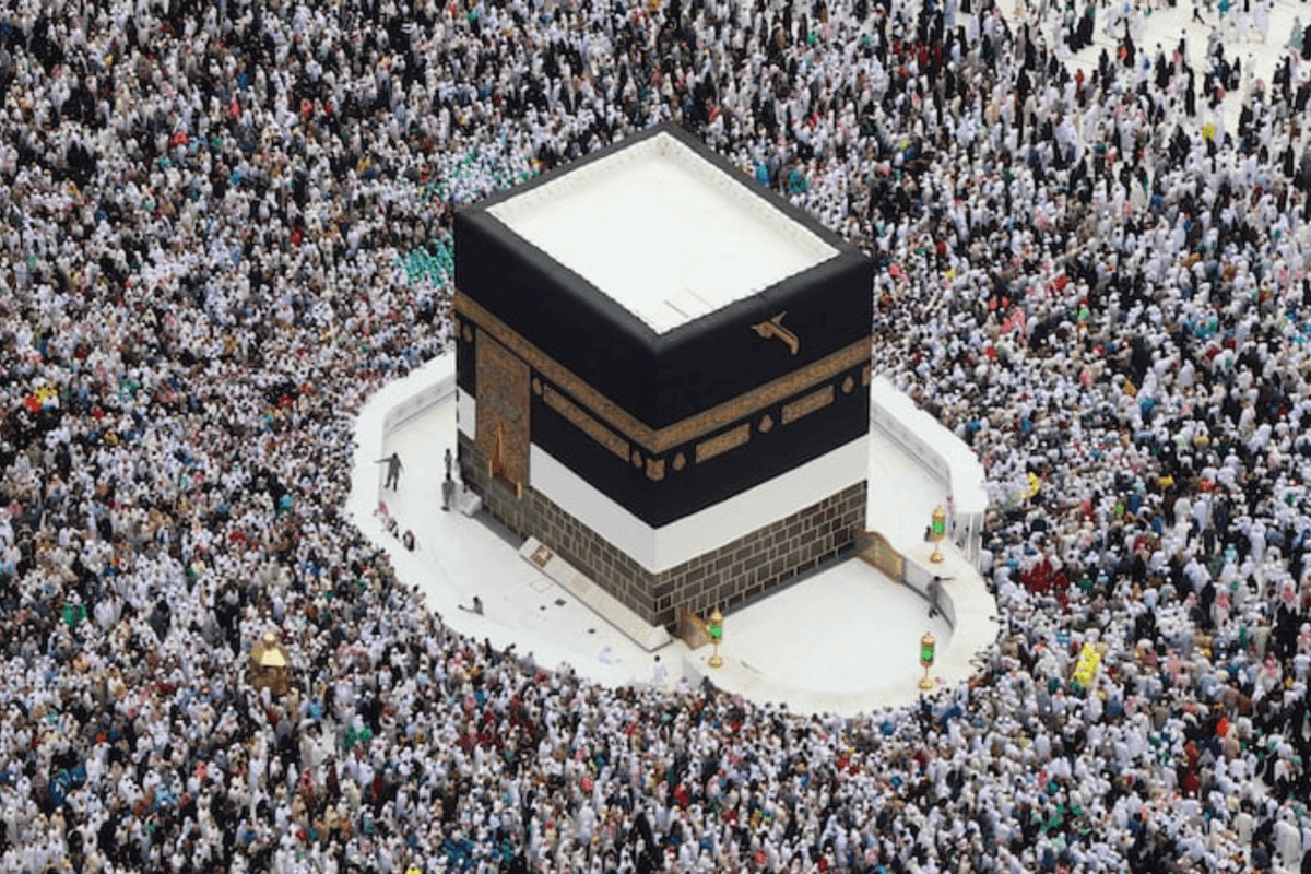 Saudi Arabia suspends Umrah visas for Pakistan, other countries