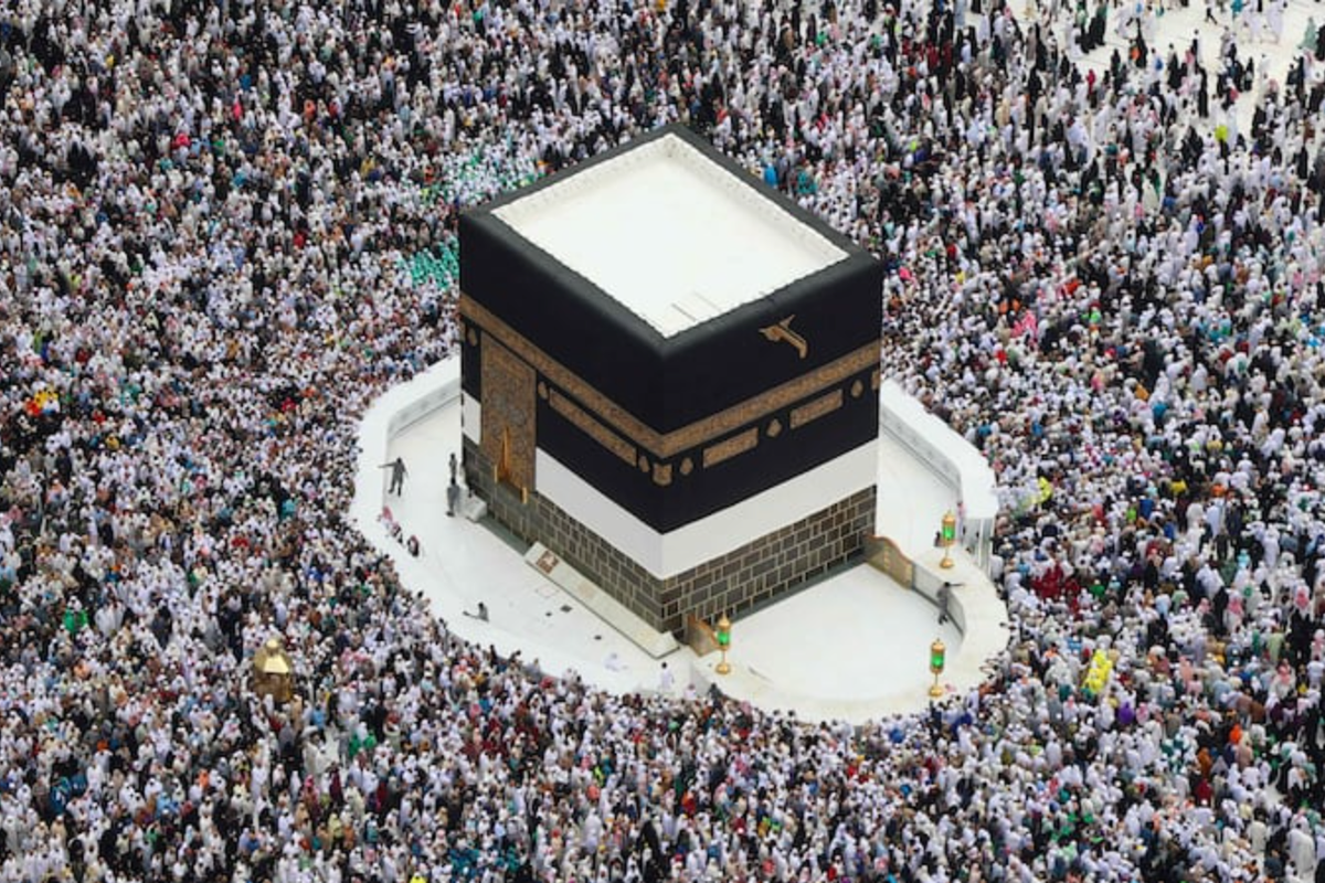 Pakistan warns pilgrims to be cautious with private Hajj organizers after quota cut