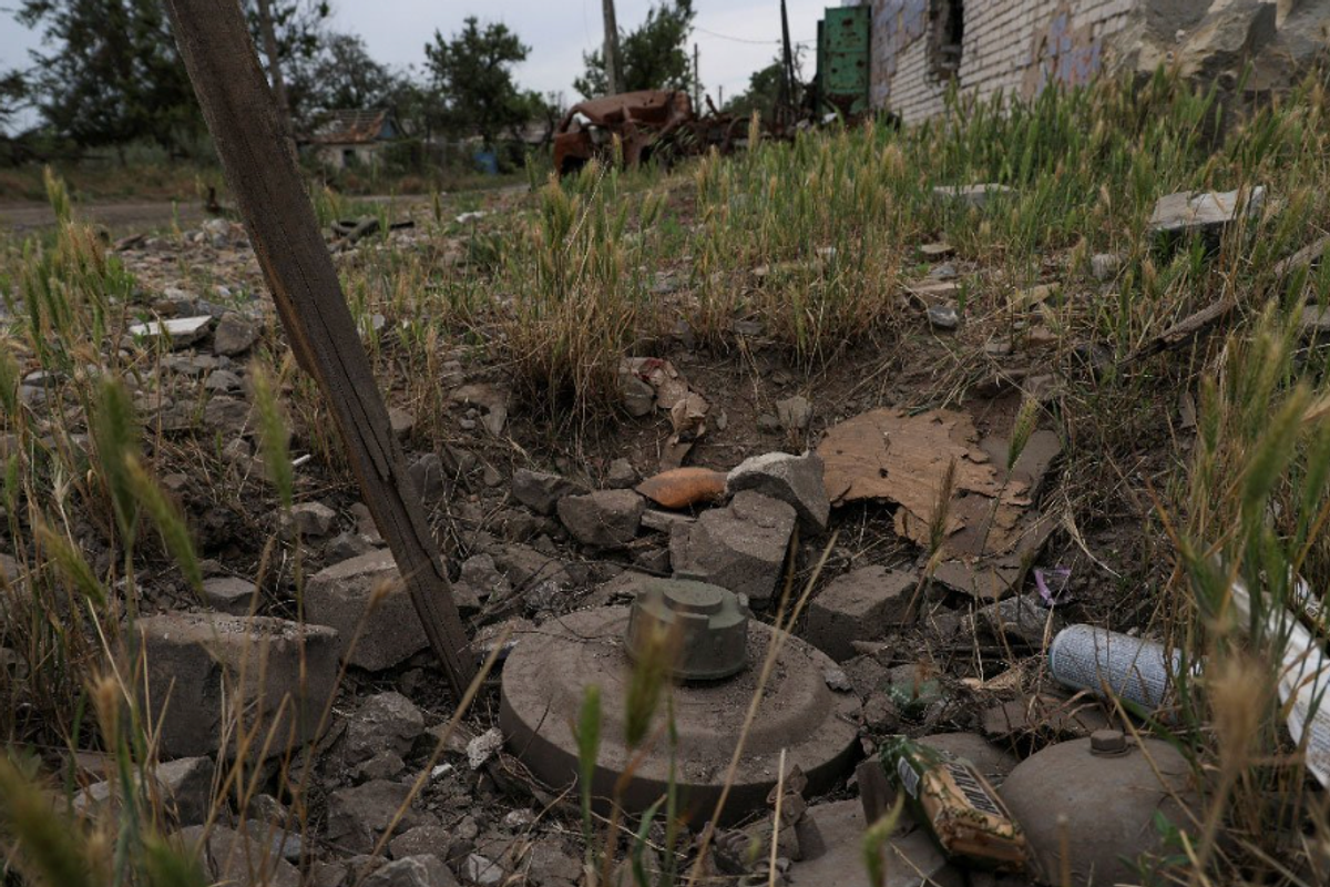 Biden approves anti-personnel mines for Ukraine, US official says