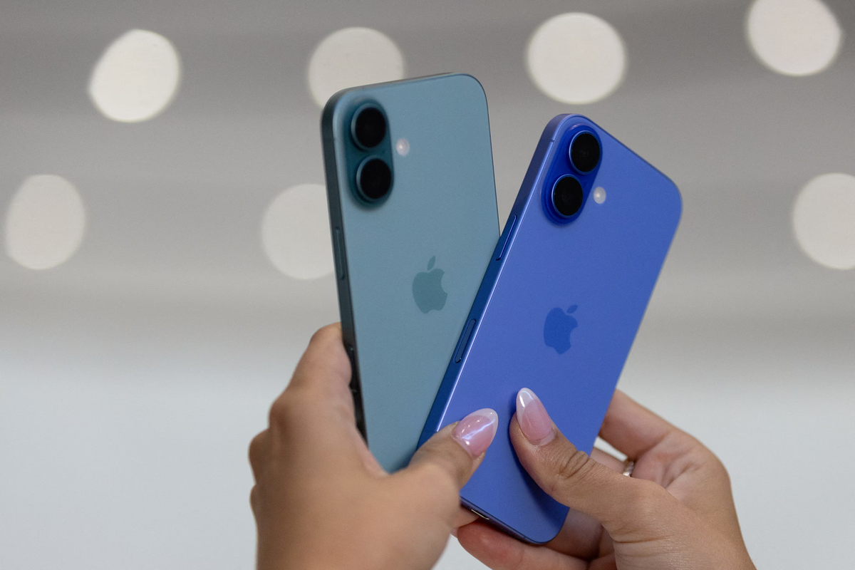 Apple airlifts 600 tons of iPhones from India 'to beat' Trump tariffs