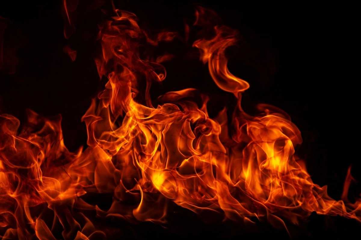 Death toll from oil tanker blast in southwest Pakistan rises to 19