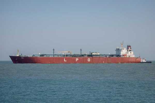 India lifts commercial LPG restrictions as Middle East supply eases