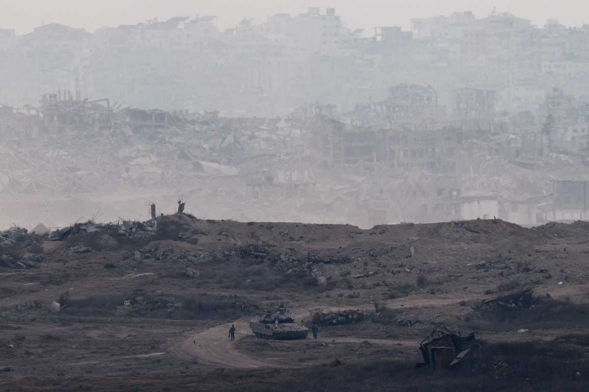Israel orders civilians out of central Gaza ahead of new campaign