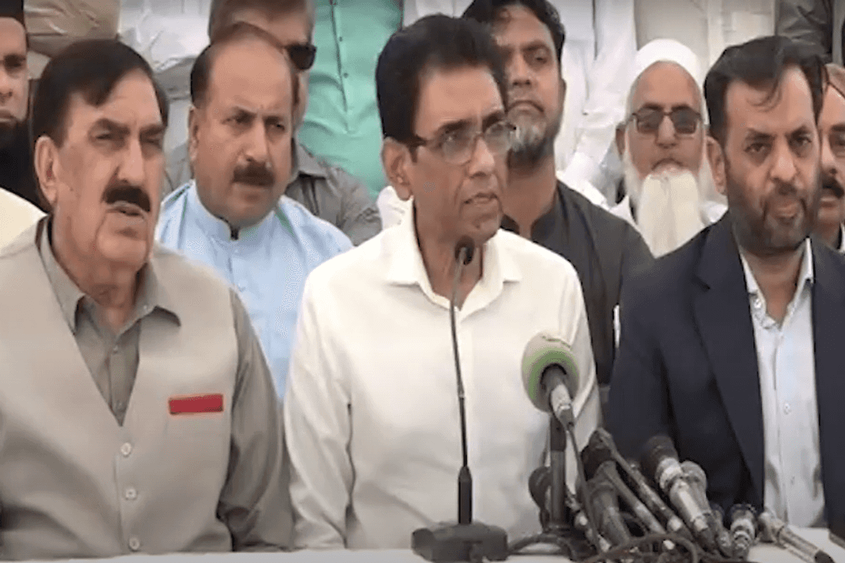 Pakistani politician rejects ethnic link in rising road fatalities in Karachi