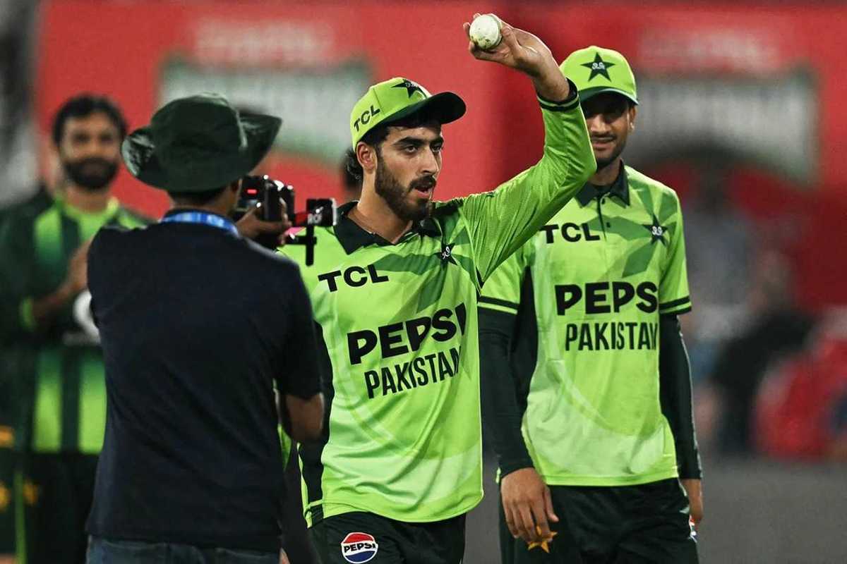 Arafat Minhas shines as Pakistan beat England by 87 runs in ODI tri-series
