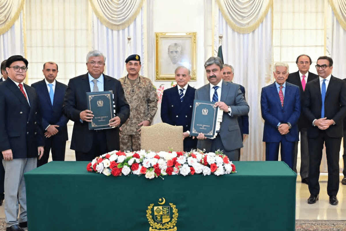 Pakistan completes sale of national airline to private company