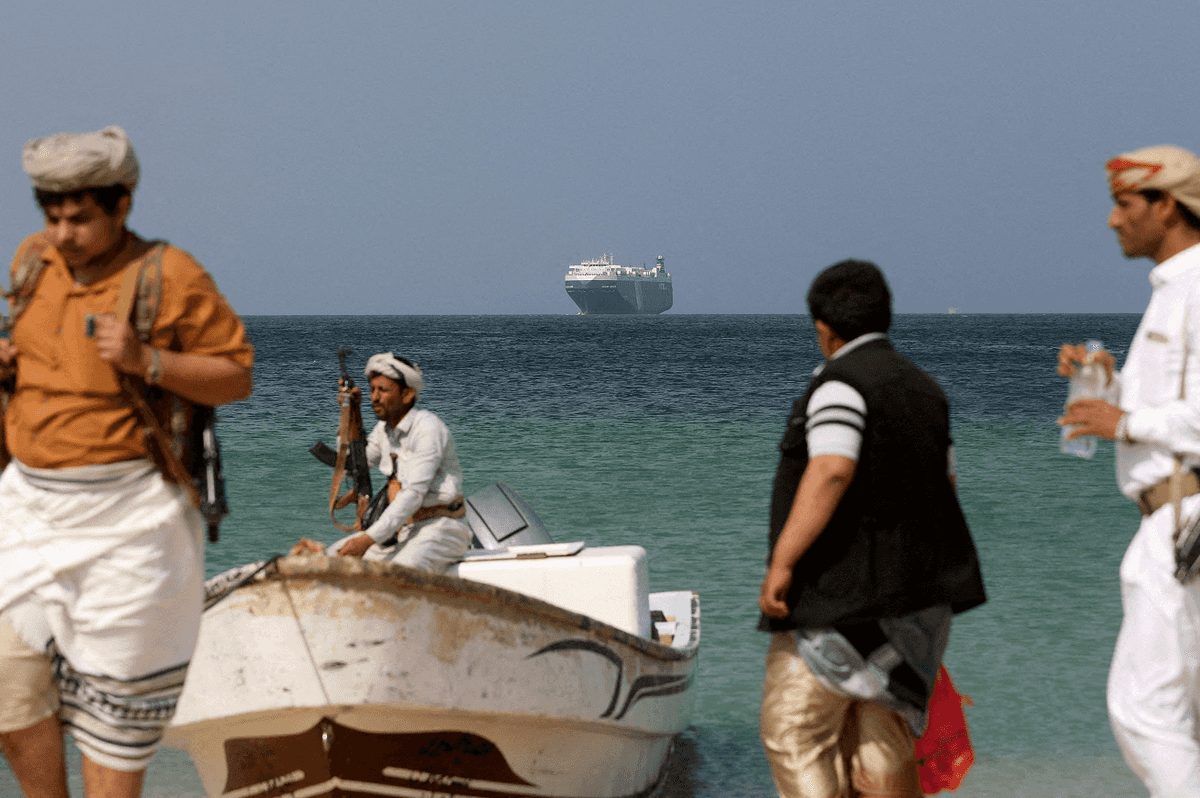 81 killed as Yemen's Houthis push towards key Red Sea strait