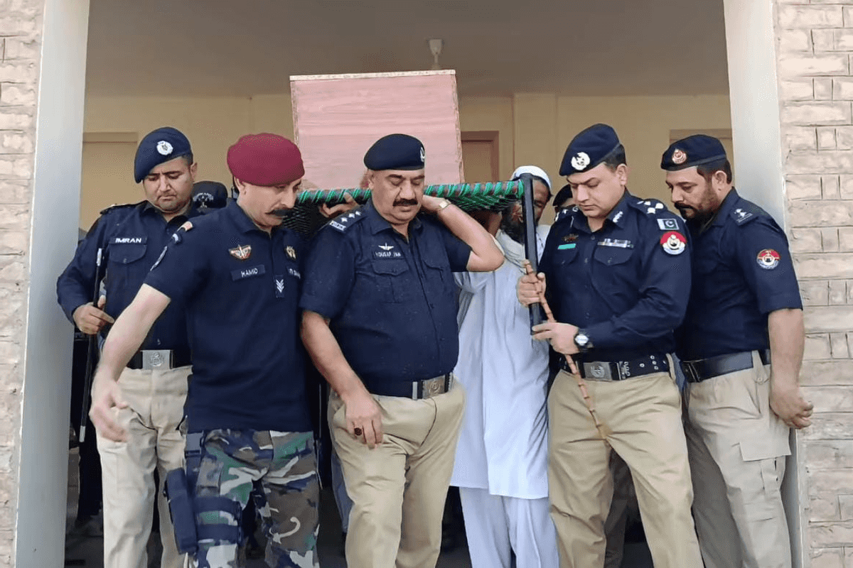 Police officer killed, another wounded in militant attack in KP's Karak
