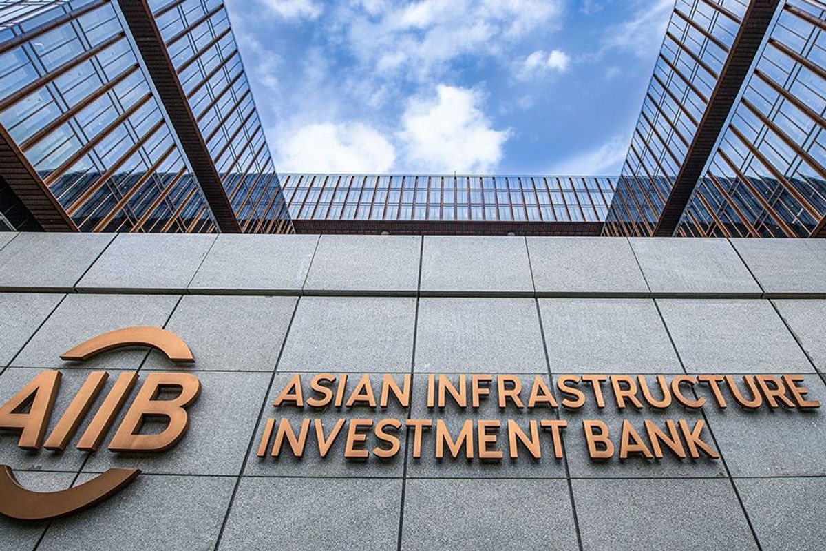 Pakistan seeks expansion of AIIB investment portfolio