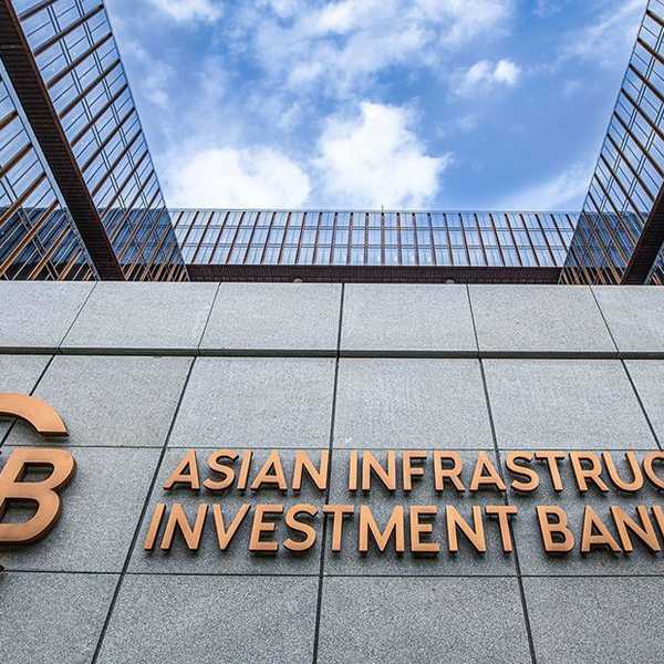 AIIB eyes $100–$150 million investment in Pakistan energy sector