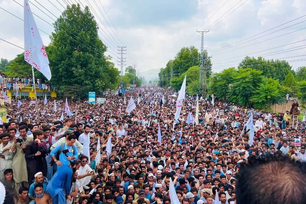 Tribal leaders in northwest Pakistan warn of armed resistance if govt fails to curb violence