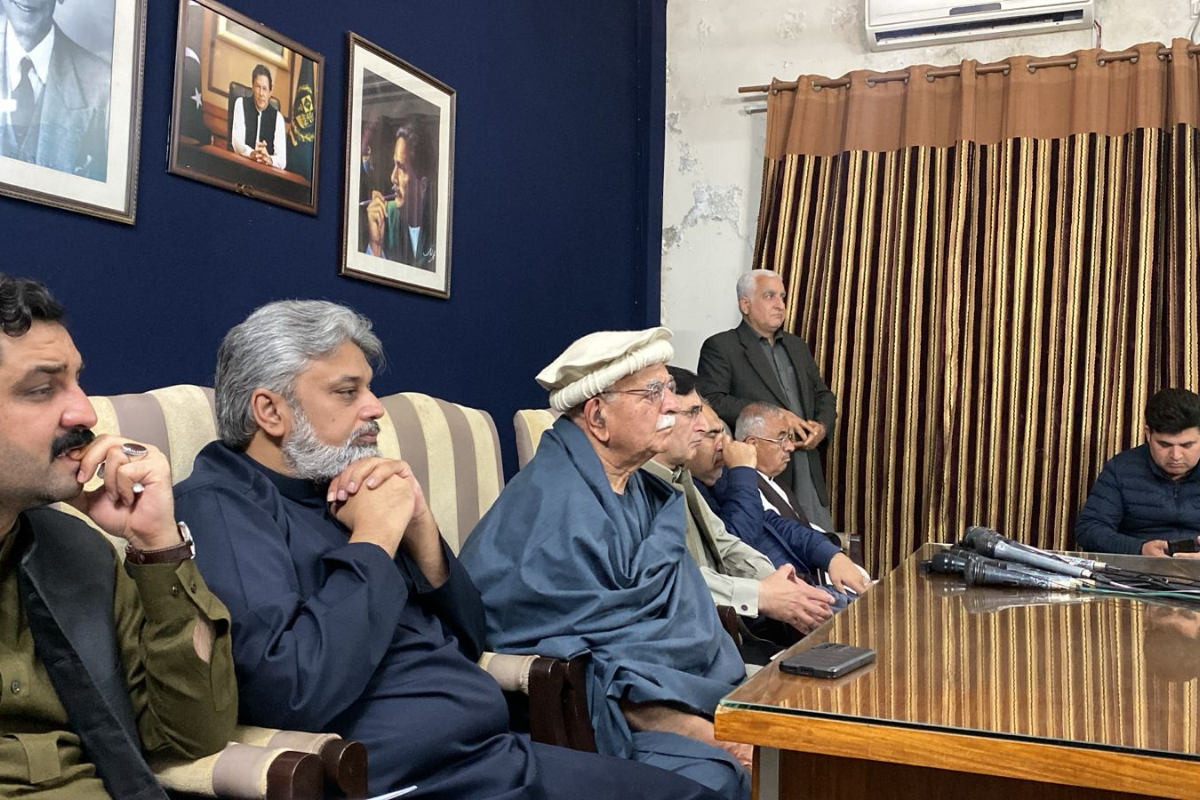 Opposition alliance demands all-party conference on Pakistan’s security crisis