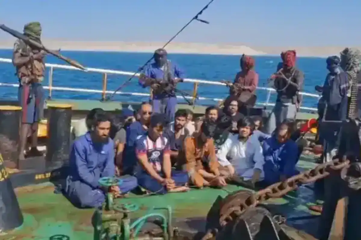 Casualties reported in Somali rescue operation for hijacked tanker with Pakistani crew onboard