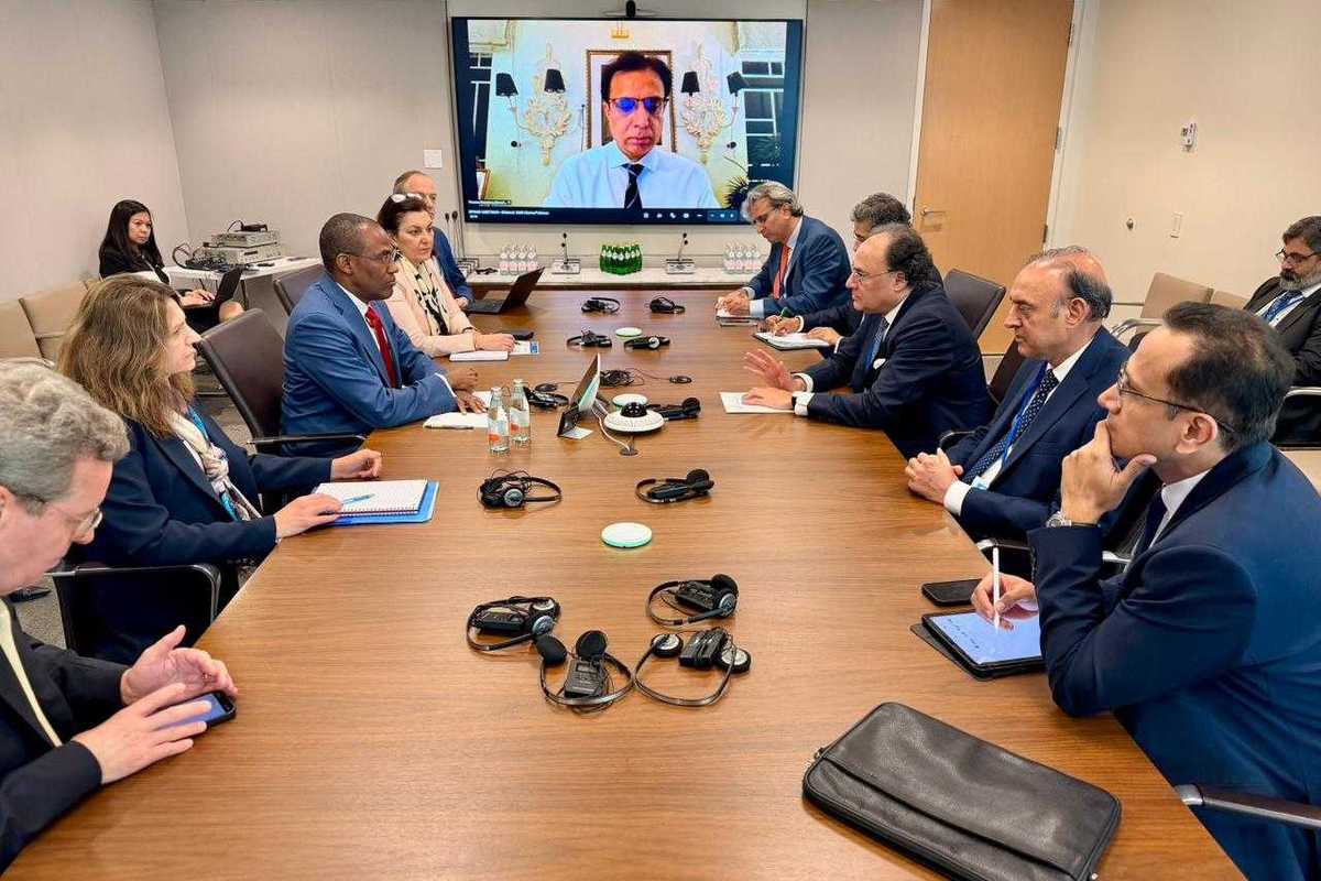 Pakistan says IMF program on track as finance minister meets deputy chief