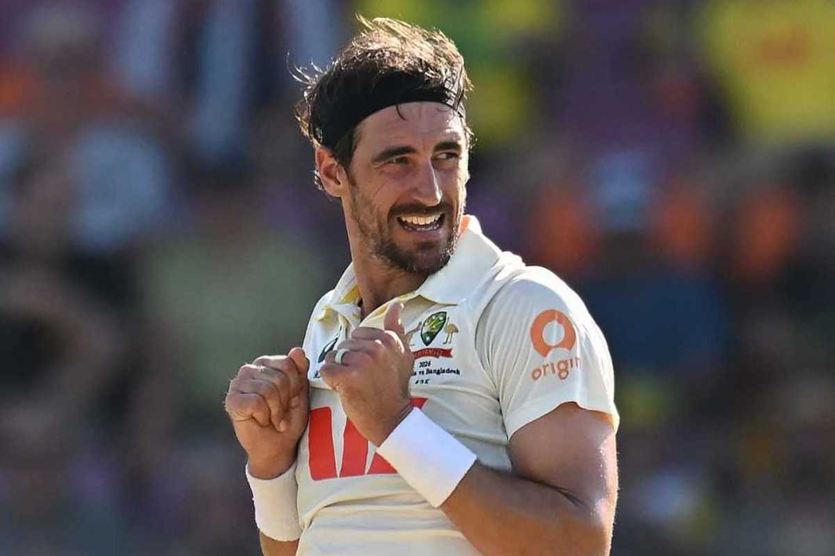 Mitchell Starc claims six wickets as Australia fight back against South Africa