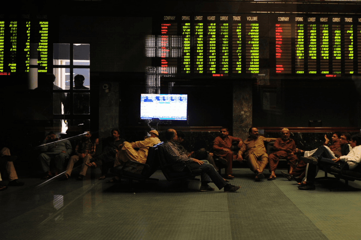 Pakistan equities close 0.4% higher in seesaw week