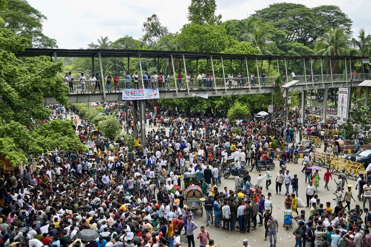 Key Bangladesh party protests against government