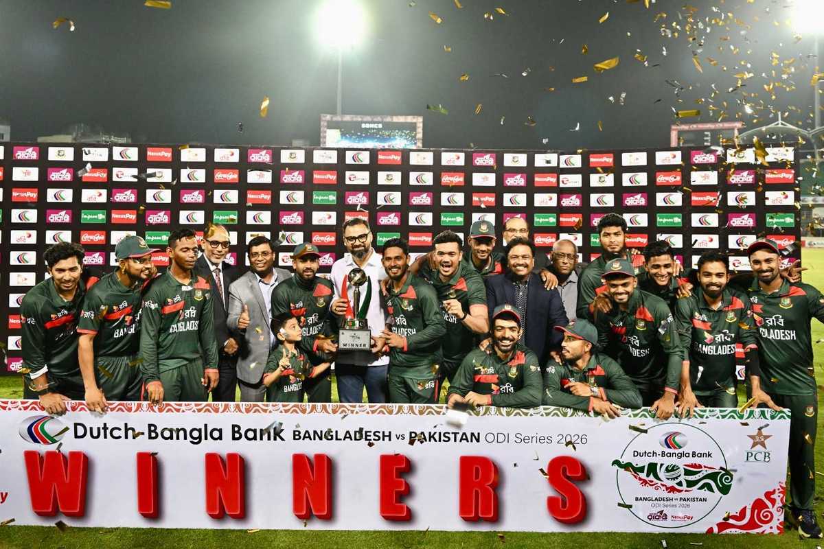 Bangladesh clinch ODI series with 11-run win over Pakistan