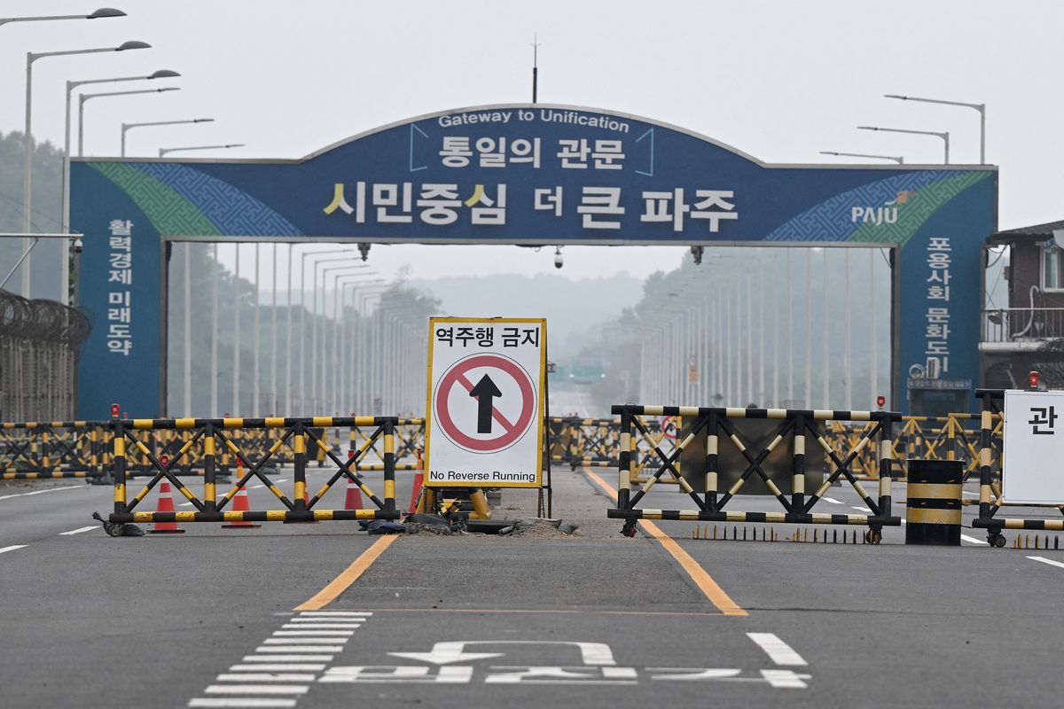 North Korea blows up roads connecting it to the South