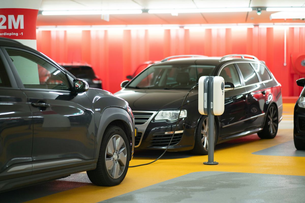 Pakistan announces energy vehicle policy to reduce country's dependence on imported fuel