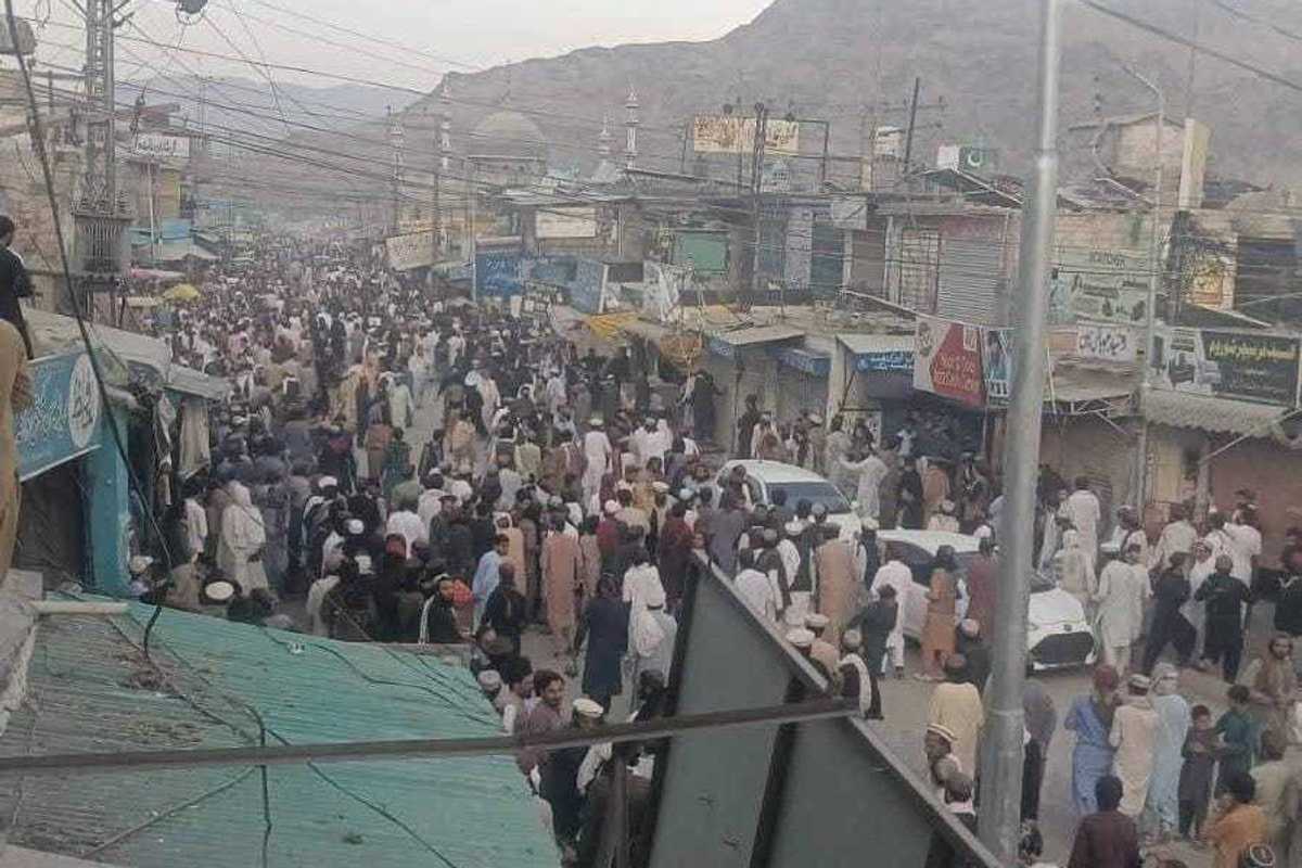 Blasts in northwest Pakistan kill five, injure 30 in attacks targeting police and civilians