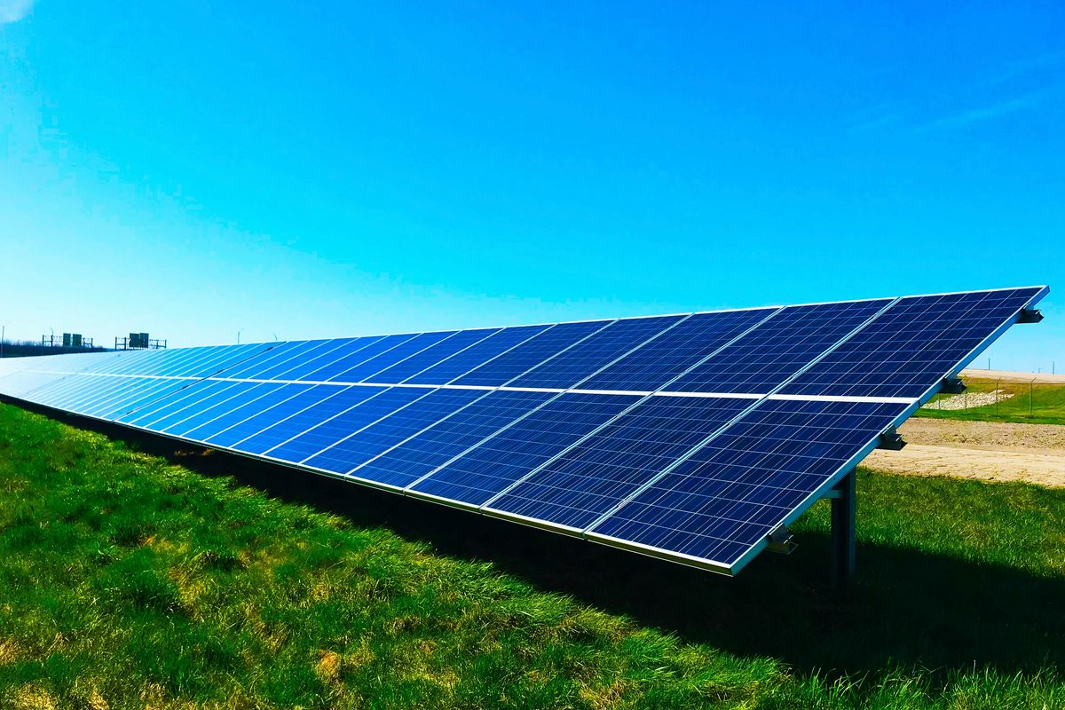 Industries invited to join hybrid power project, expected to generate electricity at PKR 18.45/unit