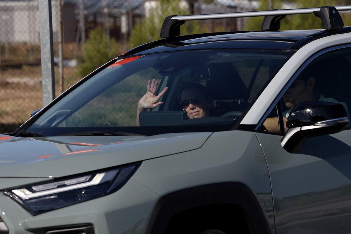 Venezuela opposition leader Gonzalez lands in Spain seeking asylum