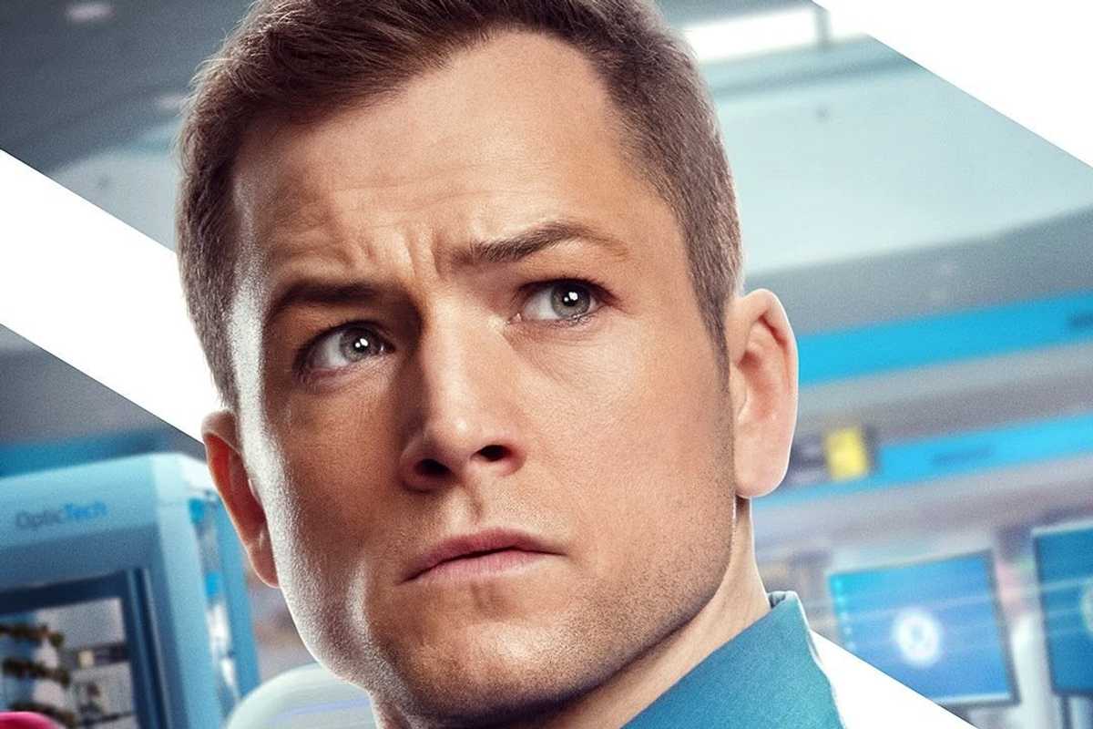 'Carry-On' film conjures airport anxieties of the holiday season