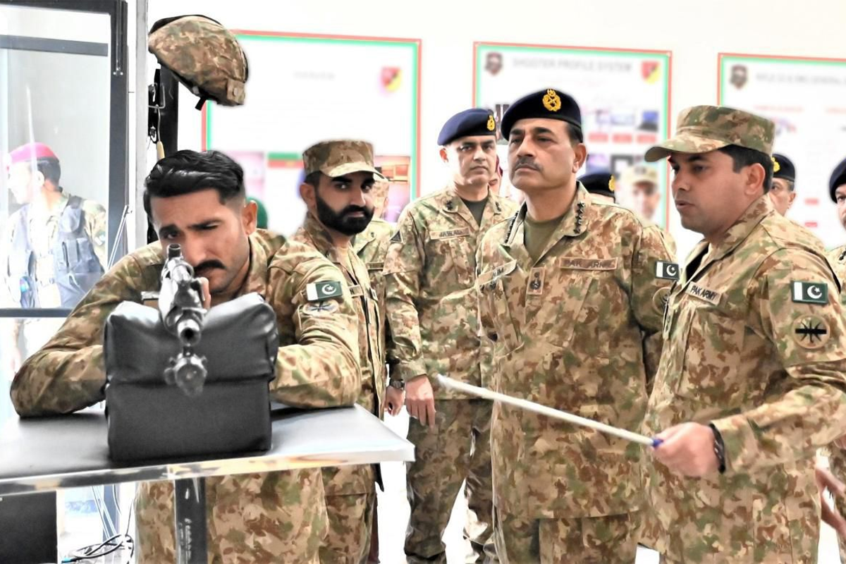 Pakistan army chief says forces fully prepared for internal, external threats