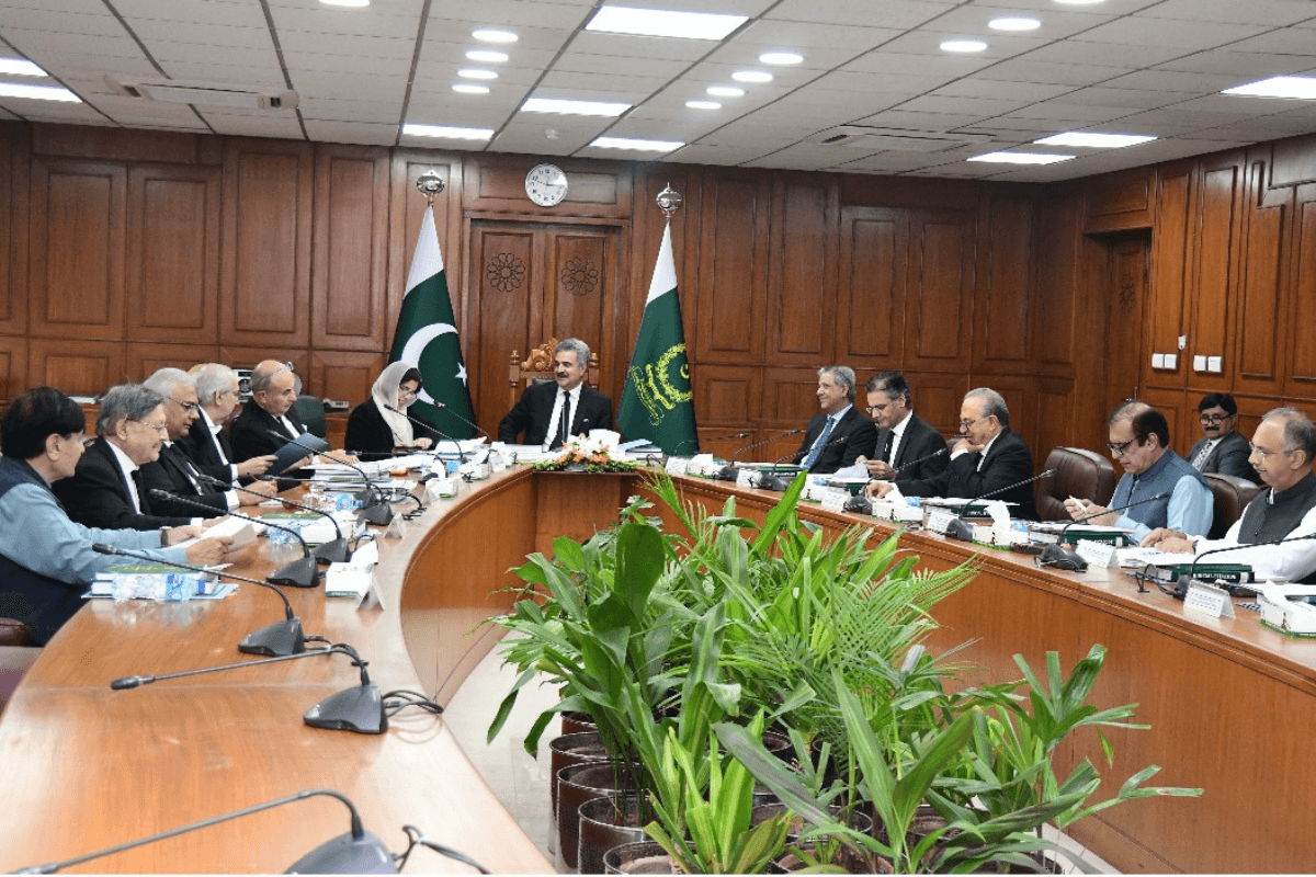 New constitutional bench approved in Pakistan's divided Judicial Commission vote