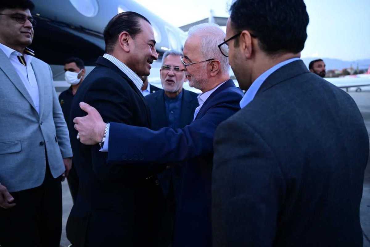 Pakistan army chief arrives in Tehran to mediate US-Iran talks