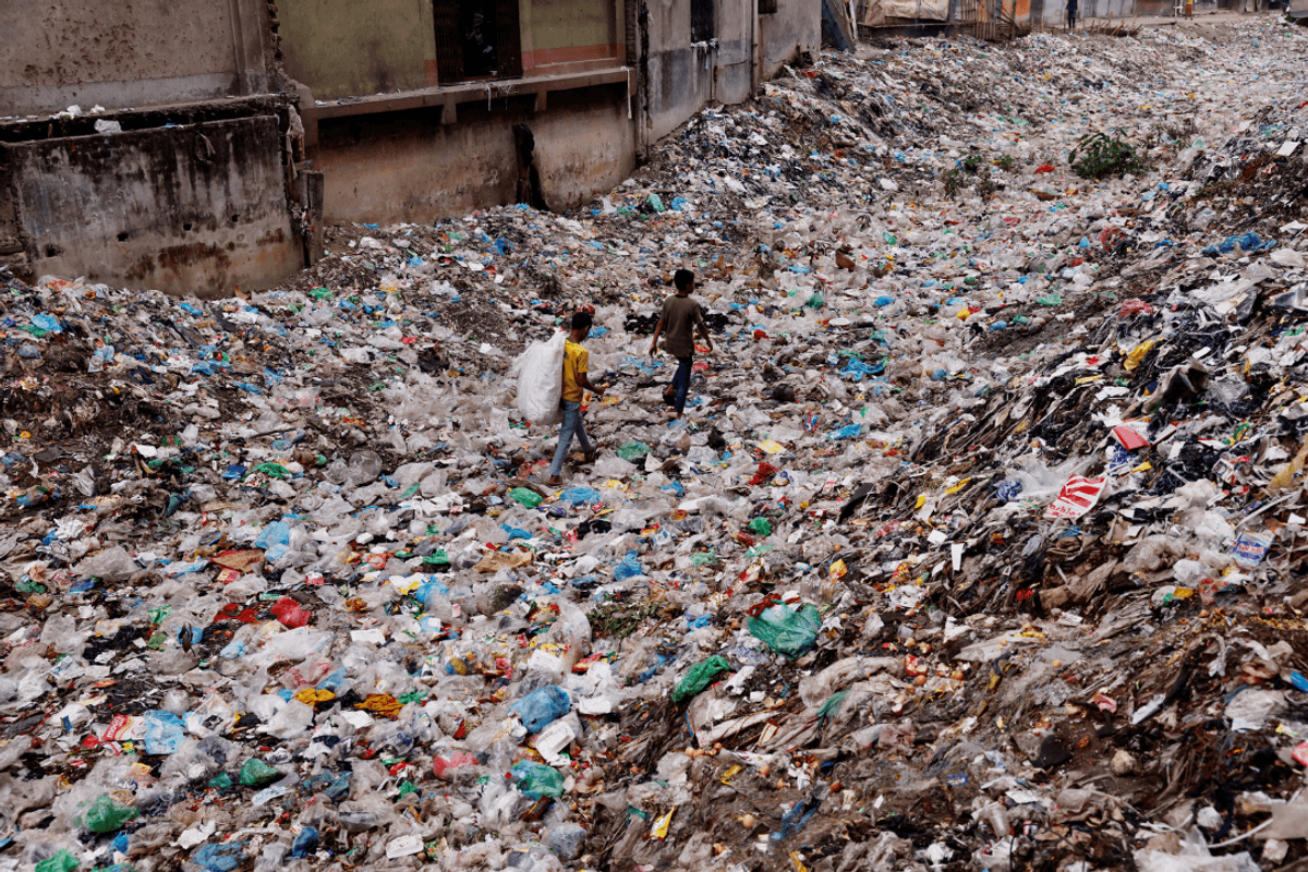 Pakistan calls for ‘plastic tax’ on rich nations