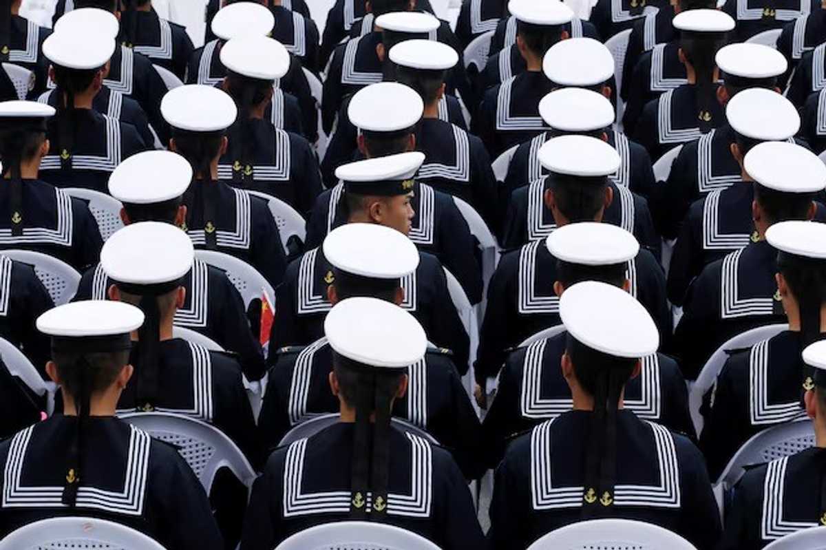 China warns young soldiers against online dating, gambling