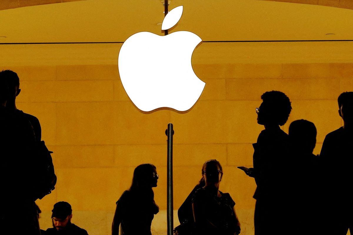 UK consumer group takes on Apple over iCloud service