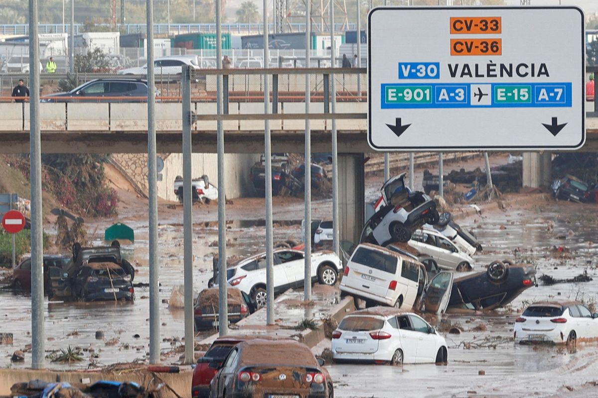 Eight bodies found in garage as death toll from Spanish floods tops 155