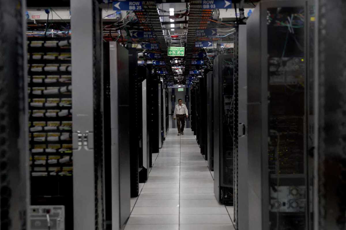 UAE AI data centers brace for extreme heat and water shortages