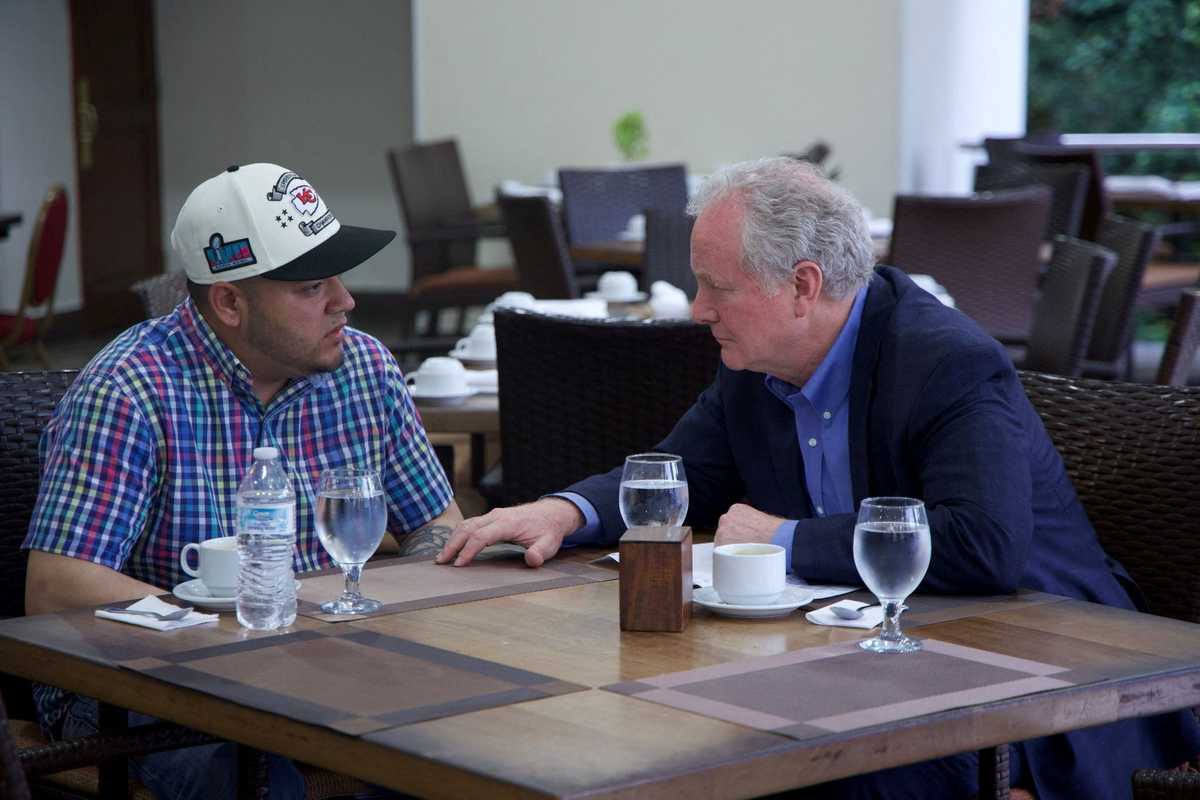 US Senator Van Hollen meets wrongly deported man in El Salvador