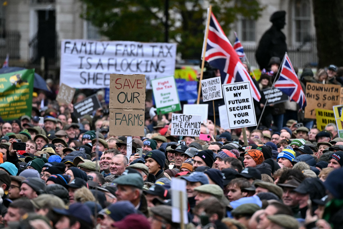 Farmers descend on London to overturn inheritance tax change