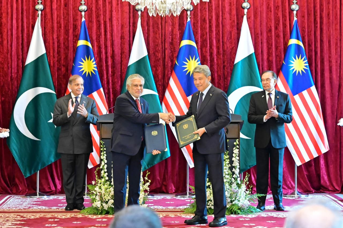 Pakistan, Malaysia sign six major accords to boost bilateral cooperation