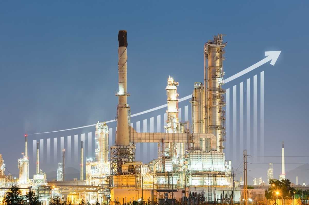 Oil prices poised for first weekly gain in a month