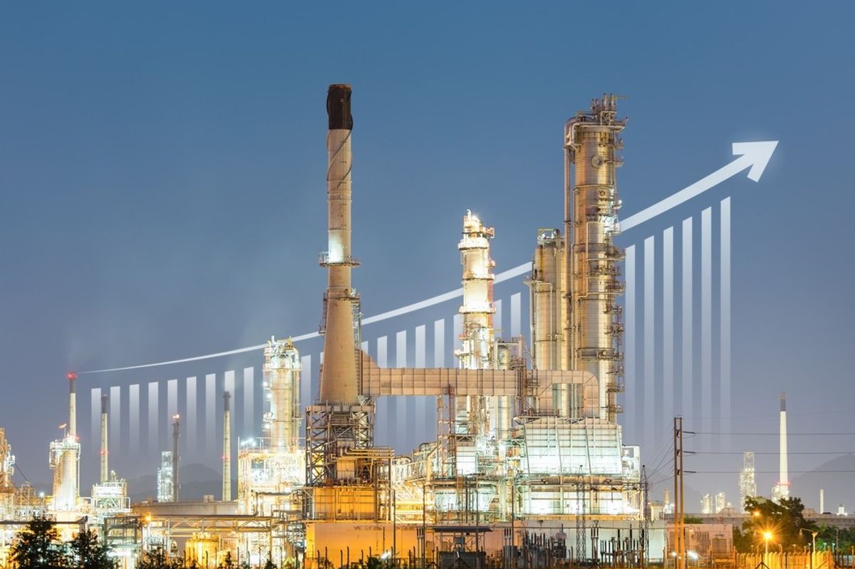 Oil prices poised for first weekly gain in a month