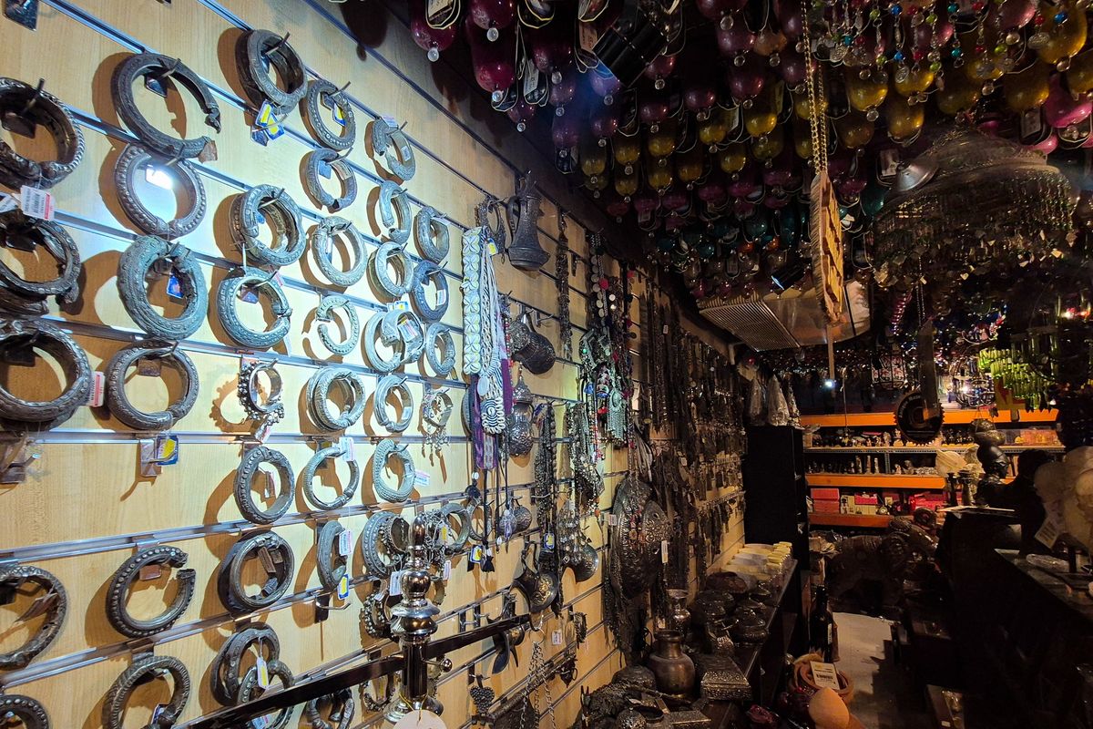 Treasures of the Cave: Exploring the Dubai Antique Museum