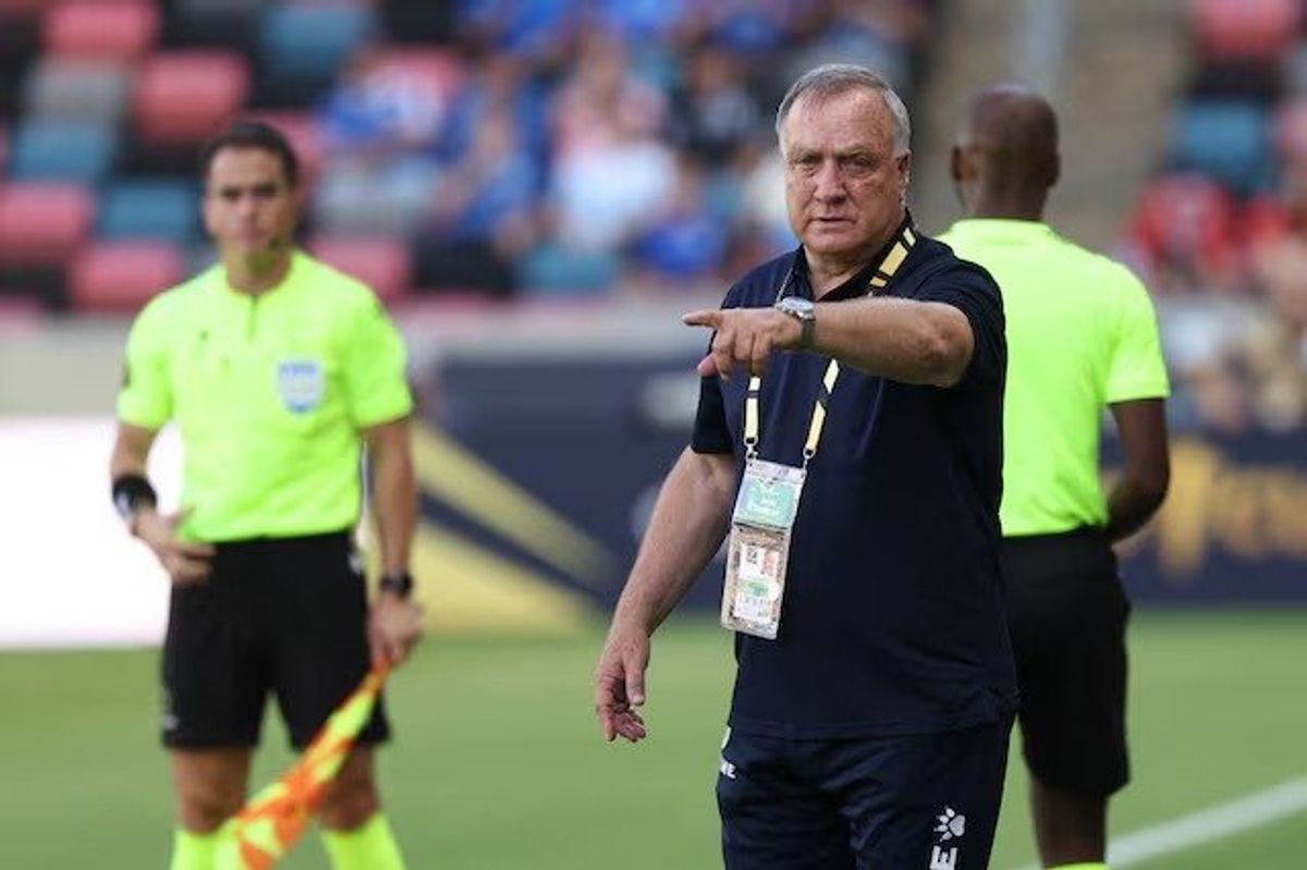 Advocaat to become oldest coach at World Cup after Curacao qualification