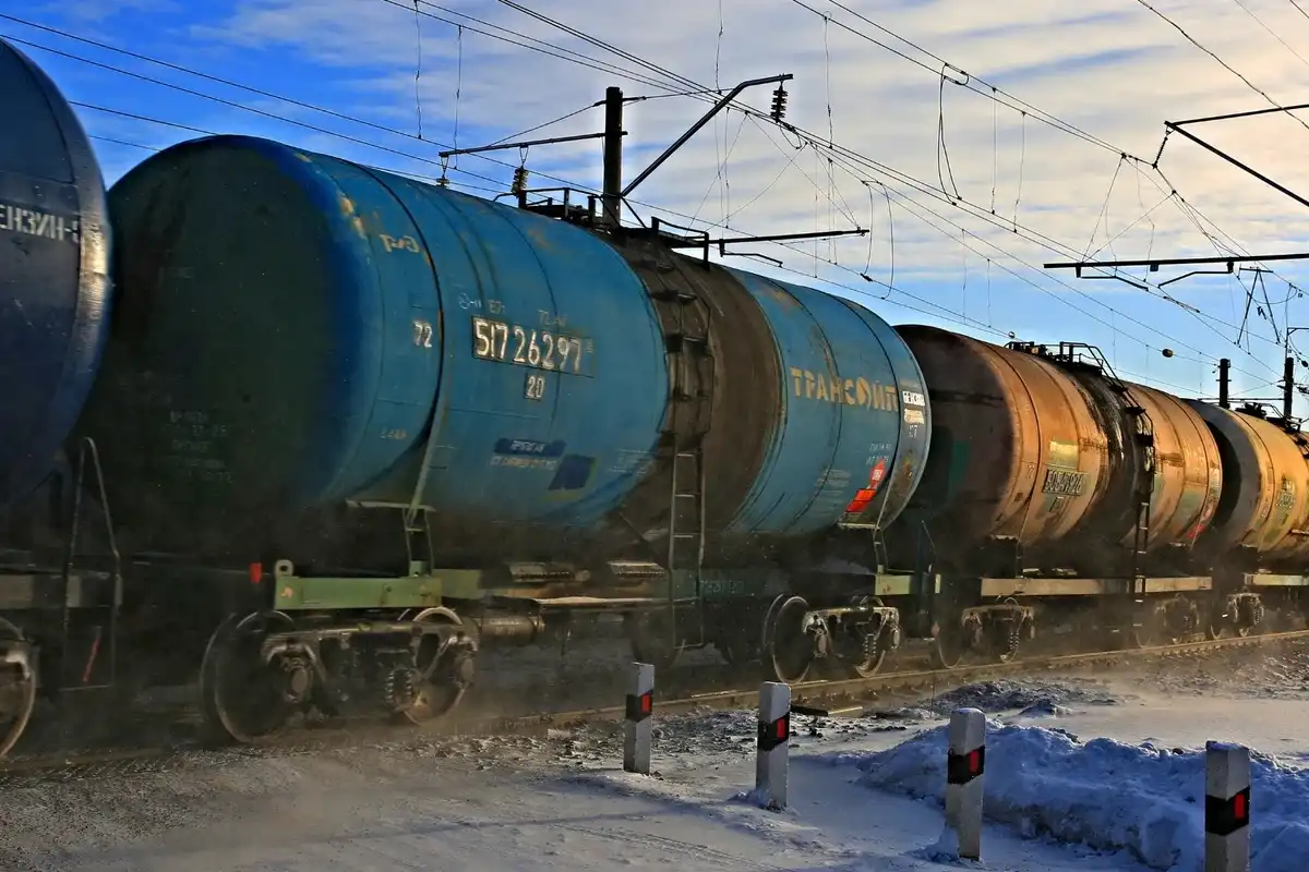 Pakistan loses up to PKR 250 billion annually to diesel smuggling, industry warns