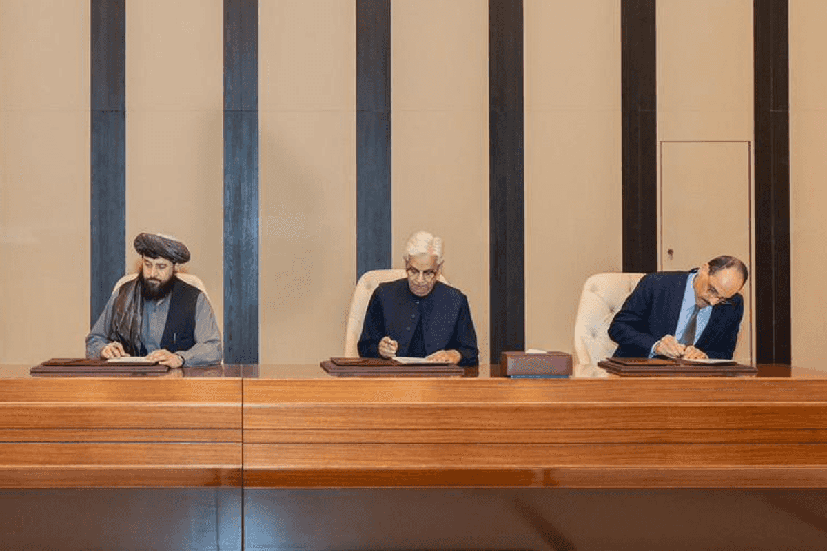 Pakistan, Afghan Taliban hold nine-hour peace talks, call discussions 'constructive'